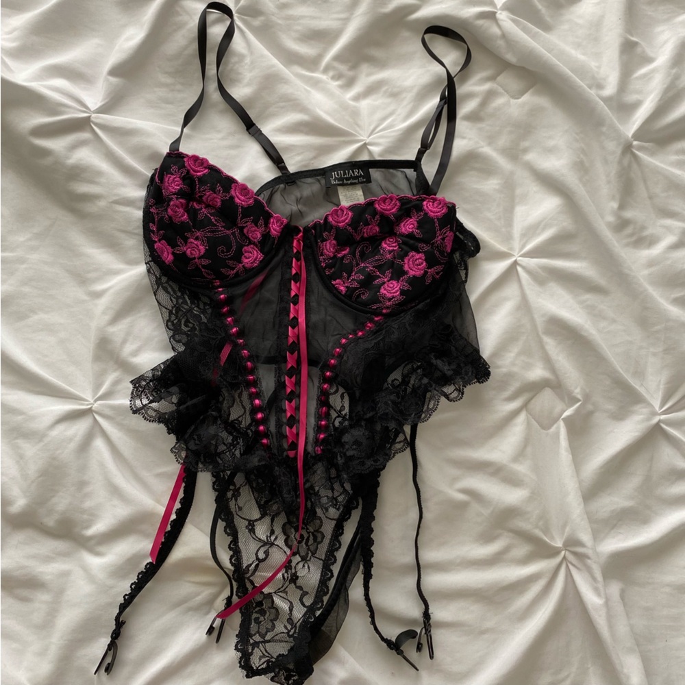 Juliara vintage 90’s black and pink rose embroidered lingerie garters size L
